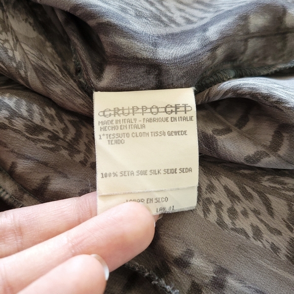 RARE Vintage Valentino Silk Feather Button Down Blouse - Picture 7 of 10